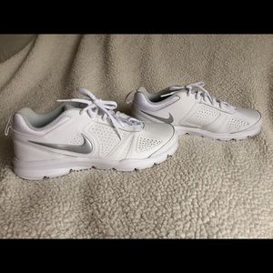 NIKE T - LITE XI Walking Shoes